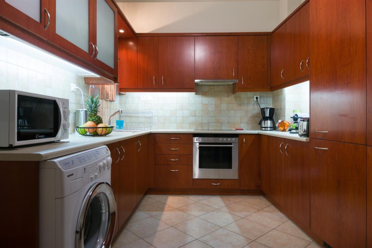 Straight To The Lake View Apartments Agios Nikolaos  Exterior photo